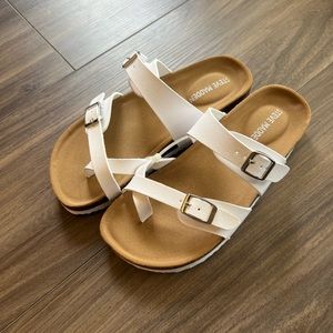 Steve Madden Kids - Jbeached Sandal - Size 1 *New*